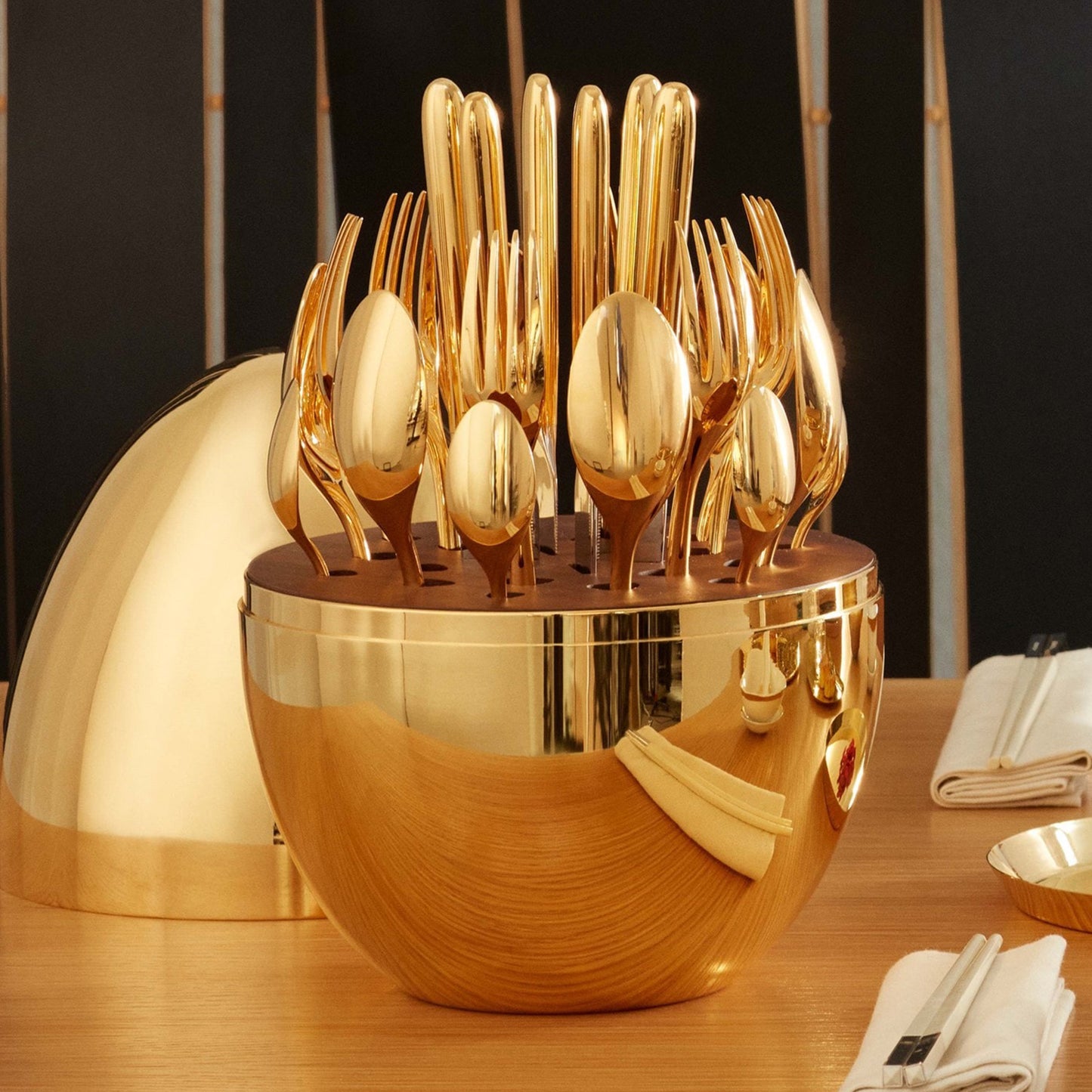 Royal 24-Piece Gold Cutlery Set with Premium Oval Storage Stand – 100% Food-Grade Stainless Steel Luxury Spoon, Fork & Knife Luxury Dinnerware Set